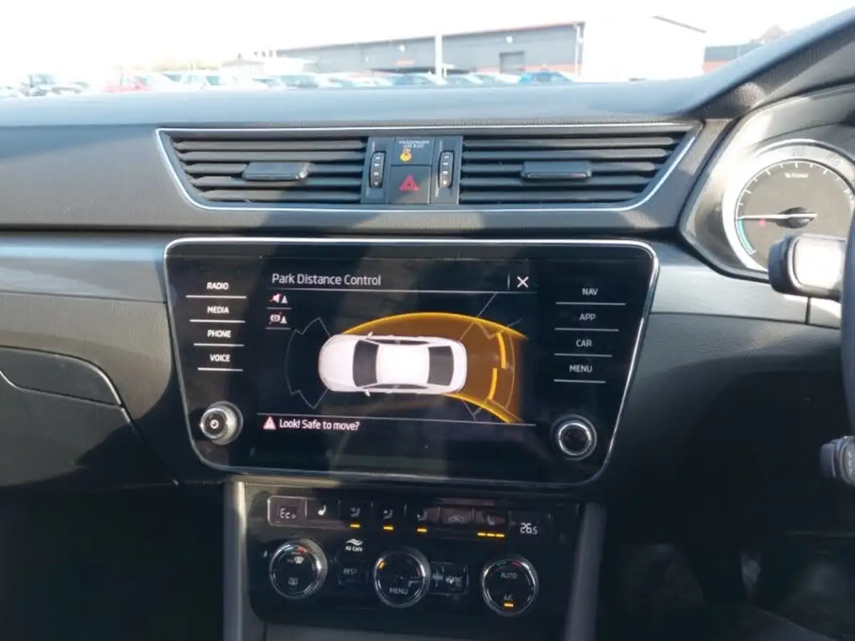2020-skoda-superb-14-tsi-se-l-hatchback-big-10