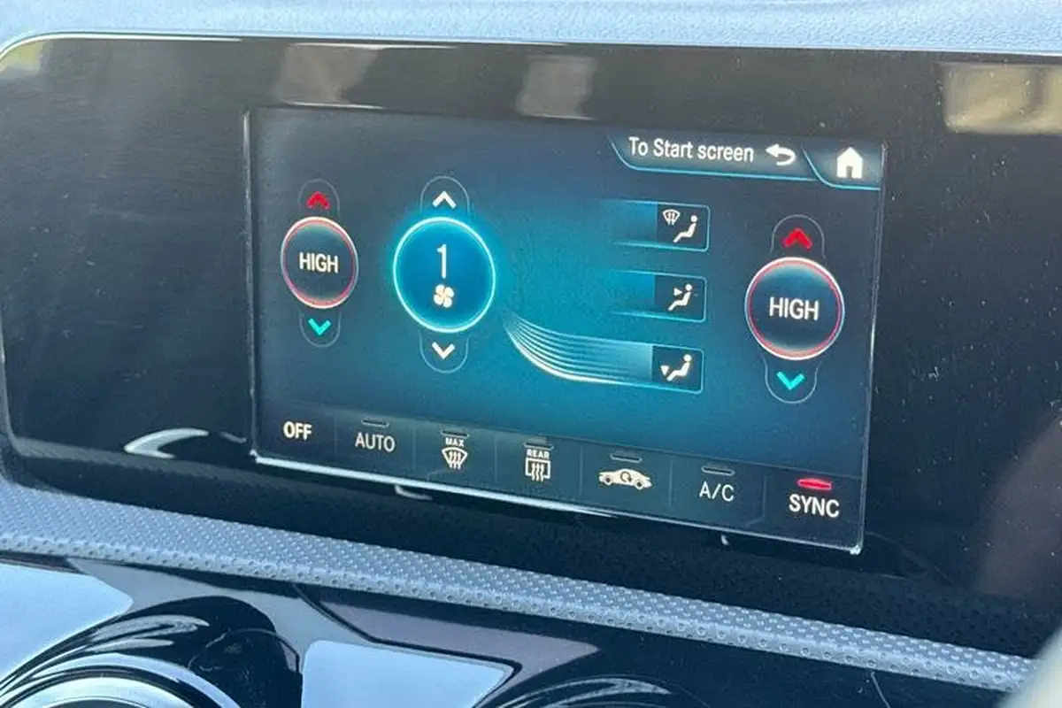2018-mercedes-benz-a-class-15d-a180d-amg-line-116ps-ss-hatchback-5d-7g-dct-big-24