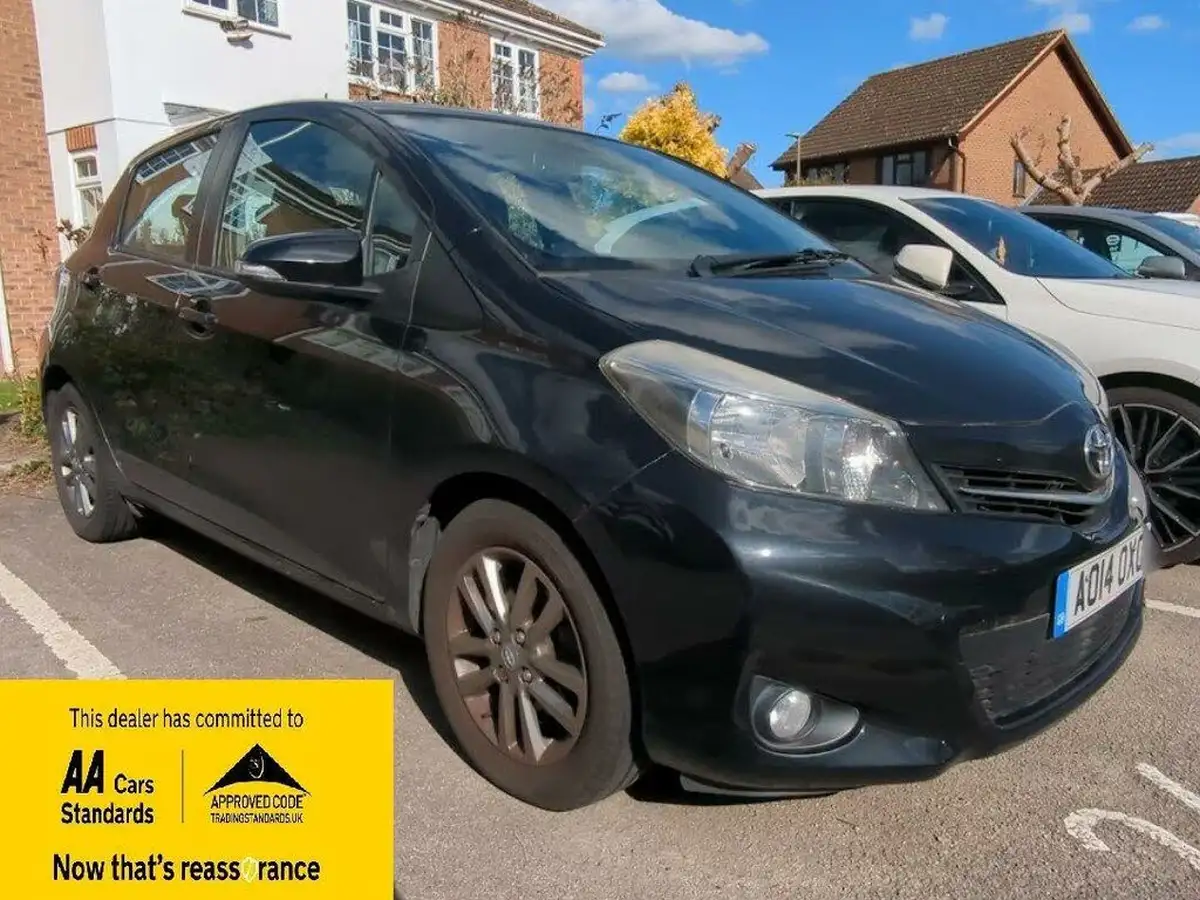 2014-toyota-yaris-133-icon-smart-pack-m-drive-s-big-0