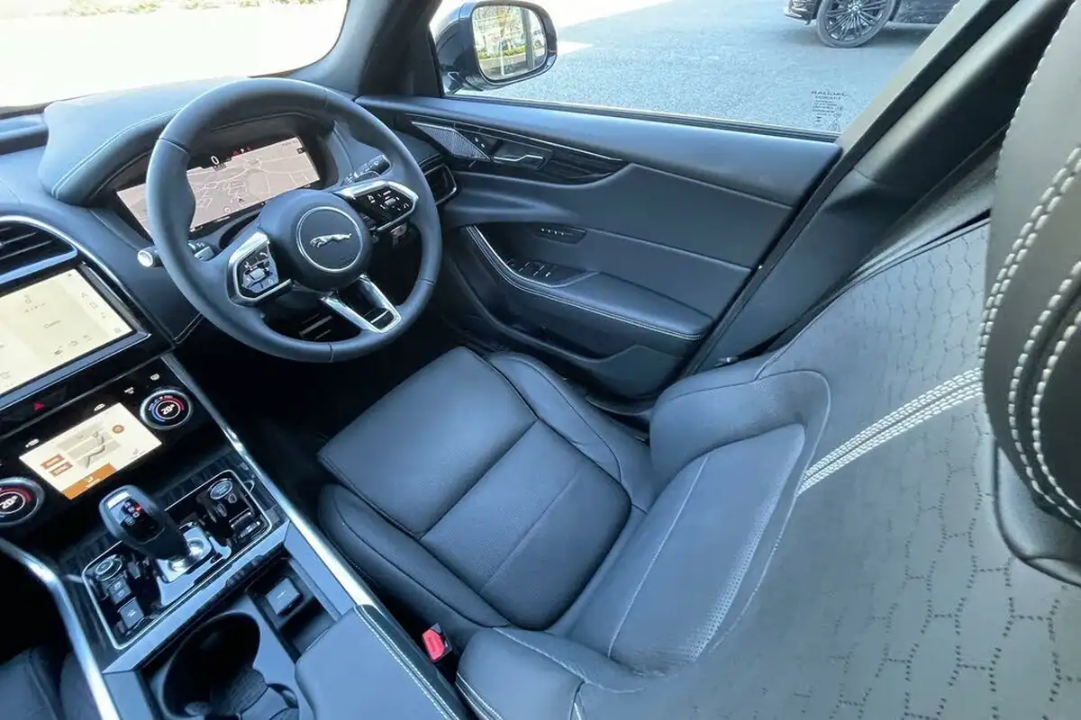 2023-jaguar-xe-20-p250-r-dynamic-hse-black-big-13
