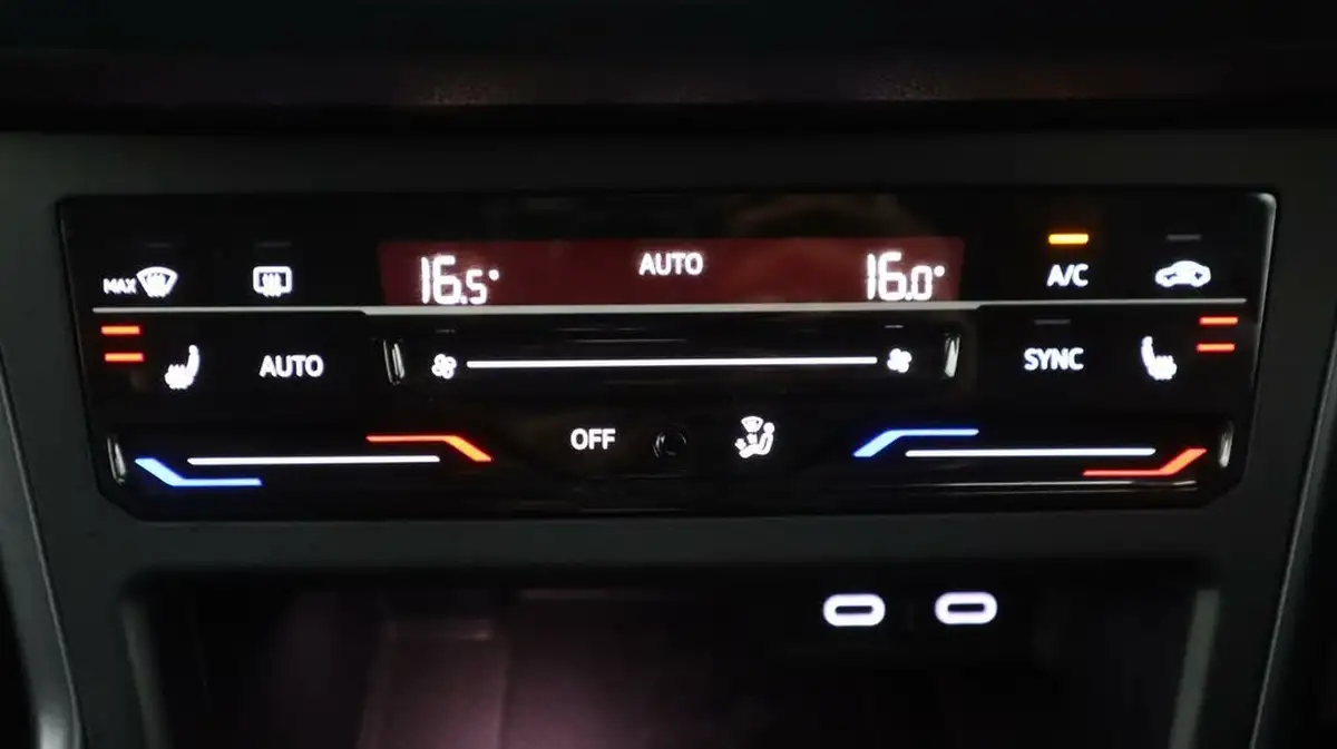 2022-volkswagen-taigo-10-tsi-r-line-dsg-big-12