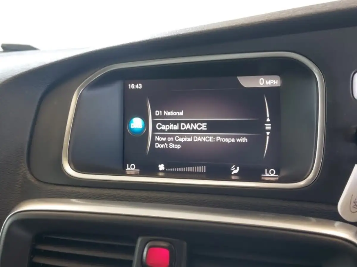 2019-volvo-v40-15-t3-inscription-big-10