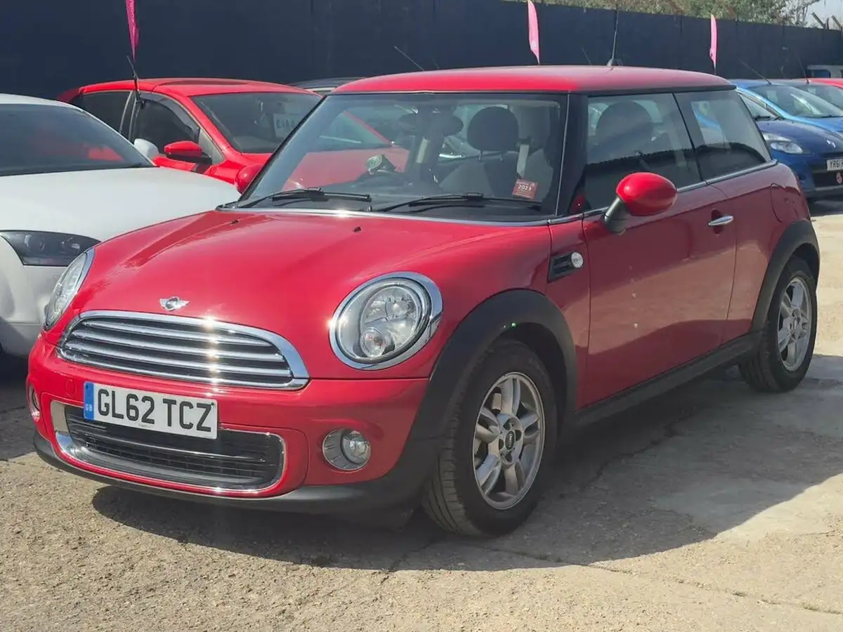 2013-mini-cooper-16-one-98bhp-sport-chili-hatchback-3d-big-7