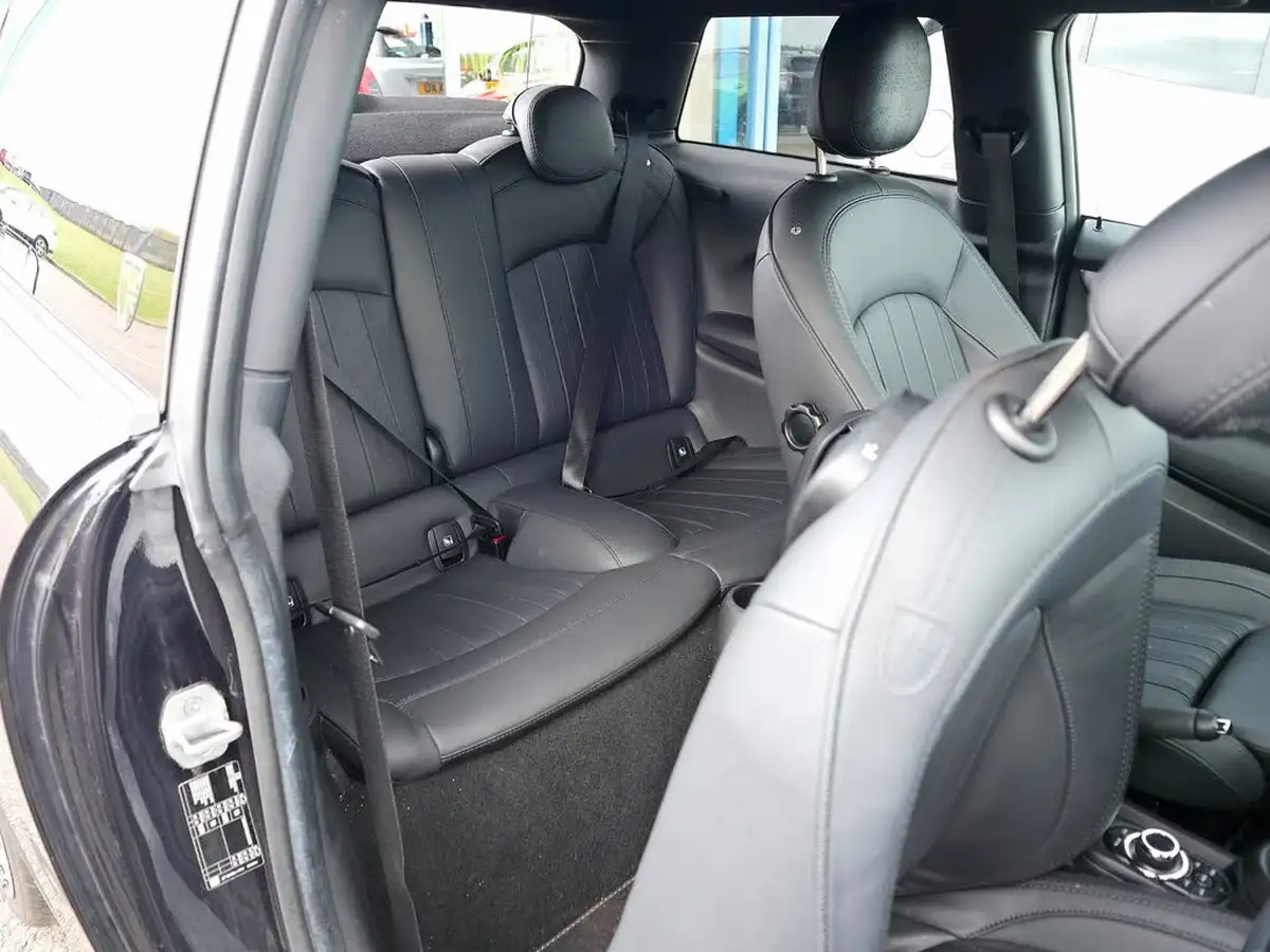 2021-mini-cooper-15-cooper-exclusive-hatchback-3d-big-3