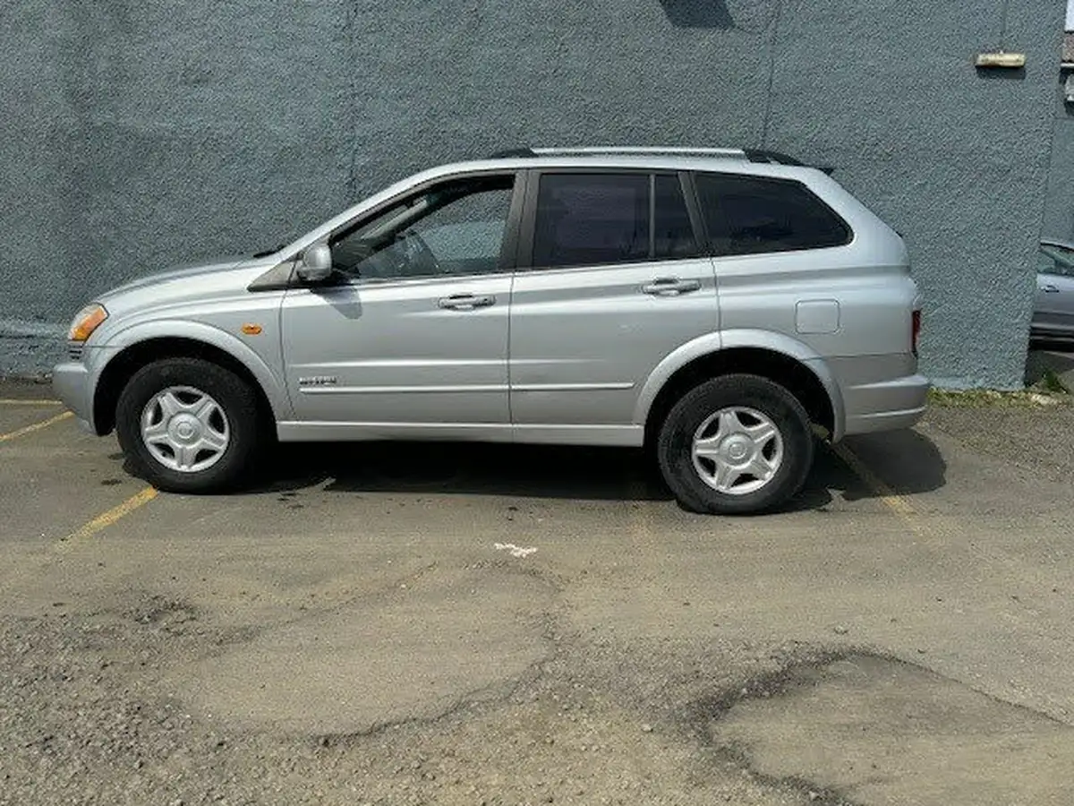 2010-ssangyong-kyron-big-11