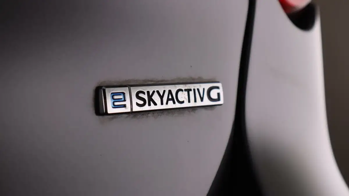2022-mazda-mazda3-20-se-l-lux-122ps-hatchback-5d-auto-big-9