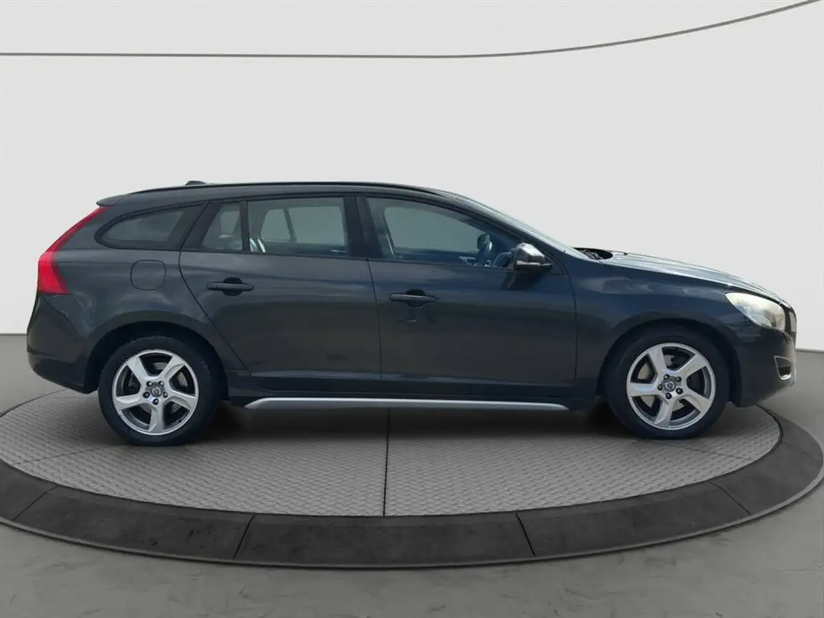 2011-volvo-v60-24td-d5-es-215bhp-geartronic-big-14
