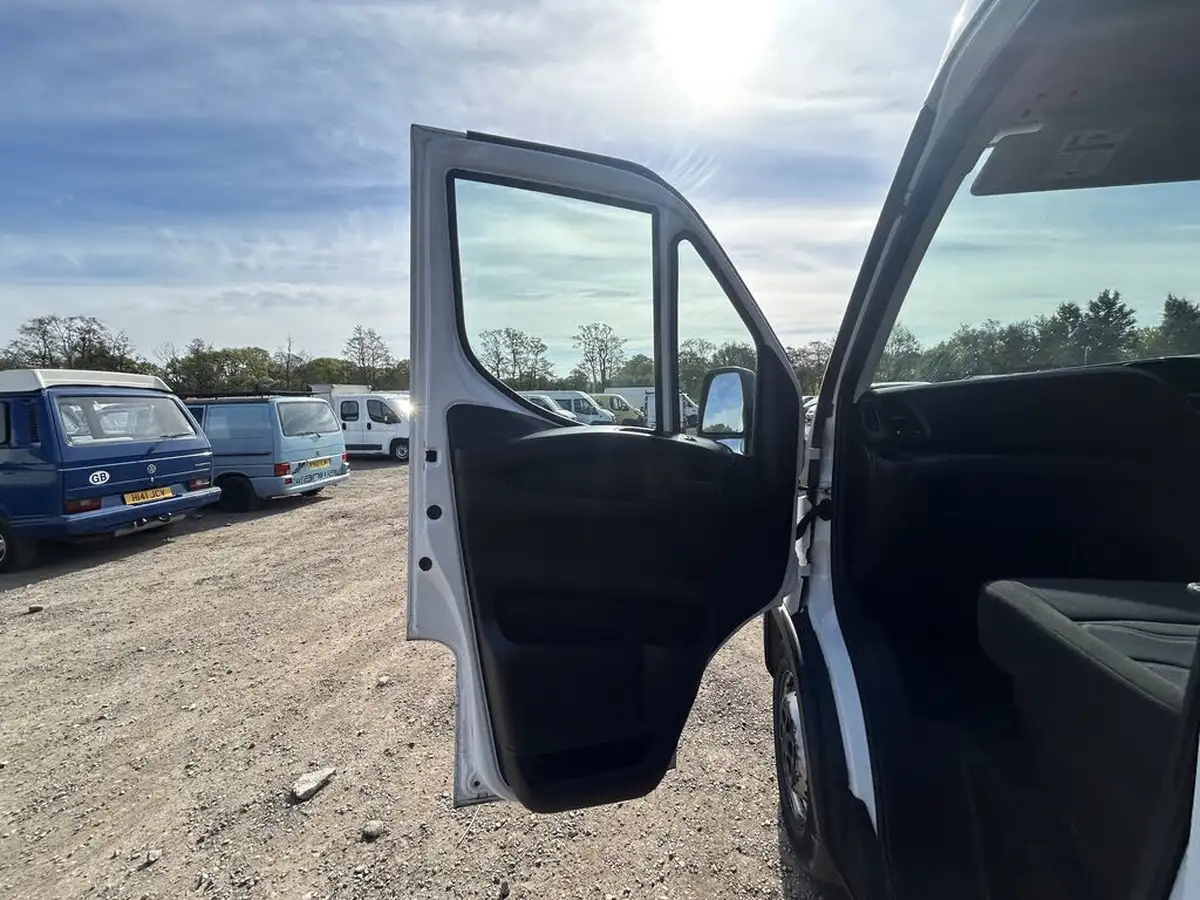 2021-iveco-daily-s-class-23td-35s14v-business-3520mm-h2-136pseu6dt-big-10