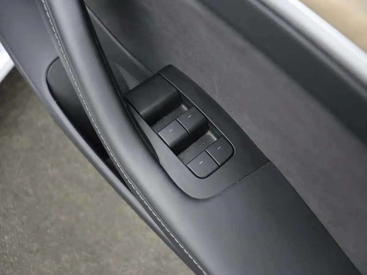 2021-tesla-model-3-e-standard-plus-big-13