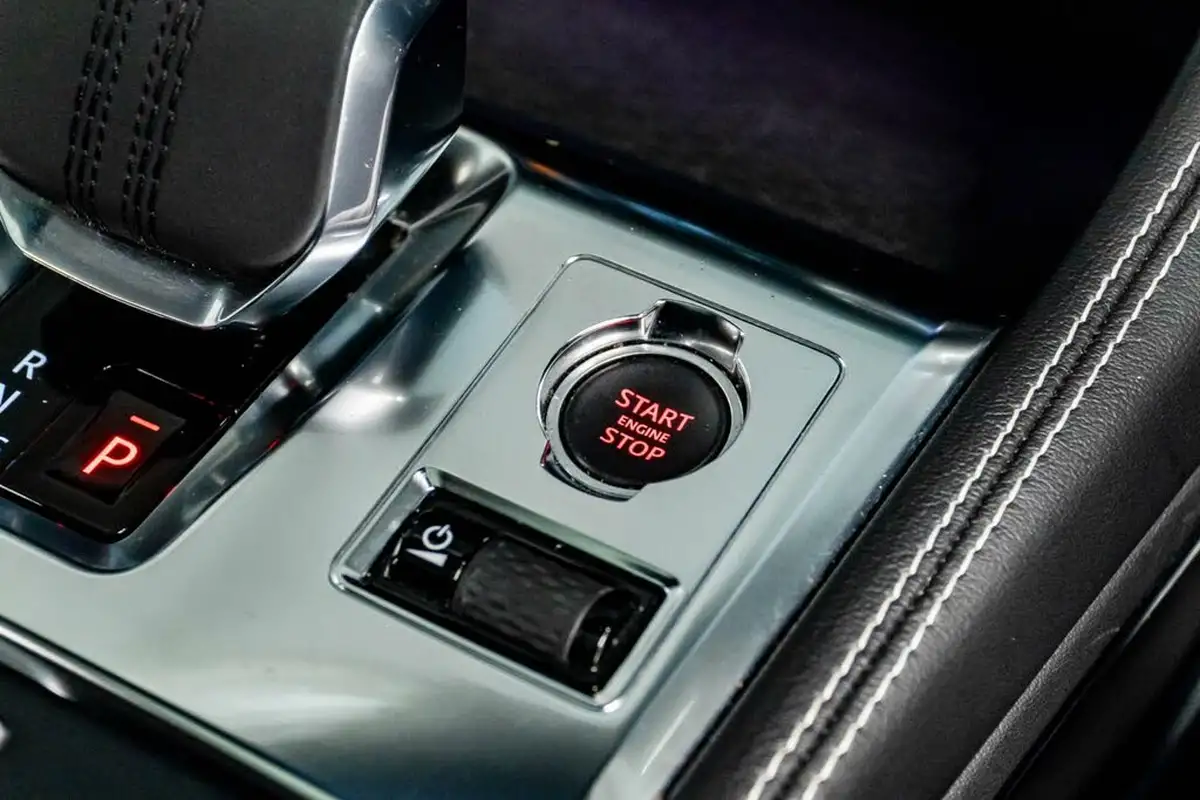 2021-jaguar-f-pace-20-d200-r-dynamic-hse-mhev-big-34