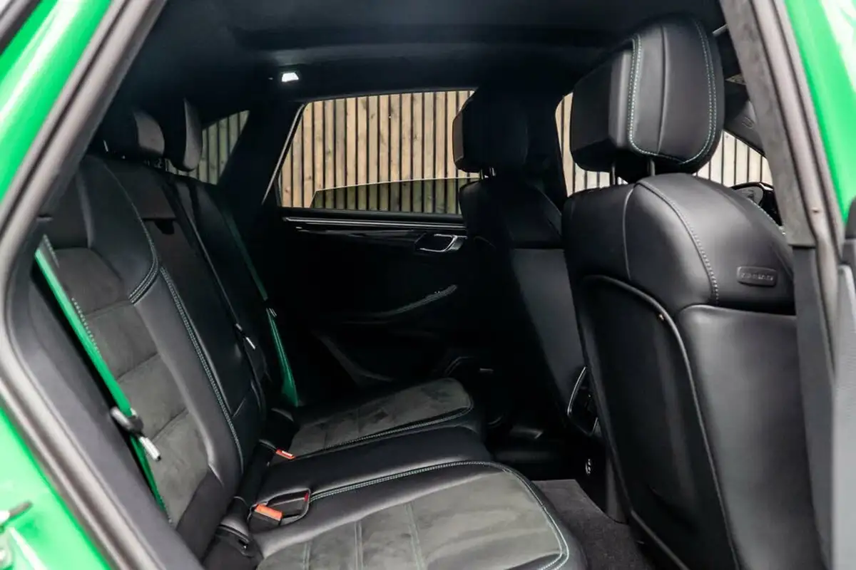 2024-porsche-macan-29-v6-gts-big-41