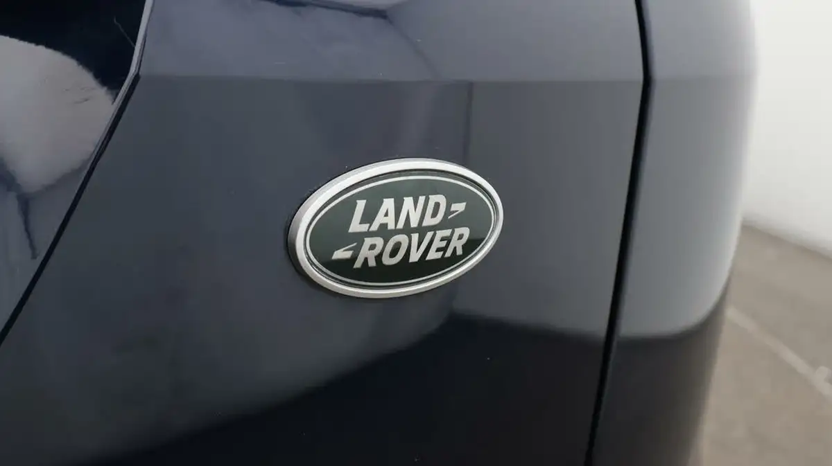 2021-land-rover-range-rover-evoque-15-p300e-se-big-21