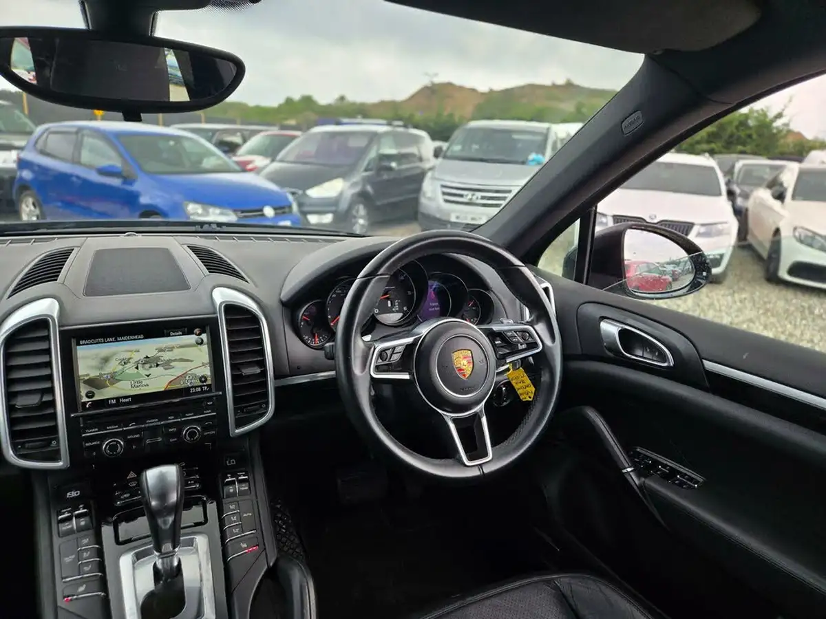 2015-porsche-cayenne-30td-big-8