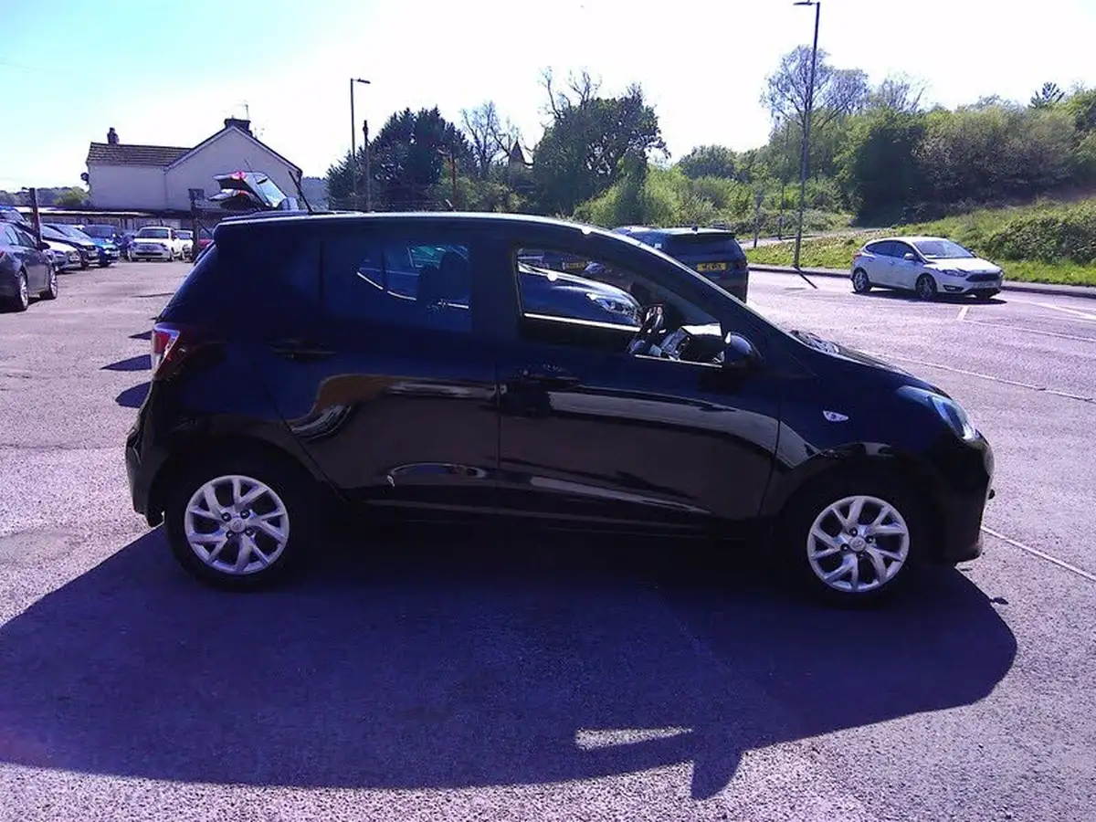 2017-hyundai-i10-10-se-big-4