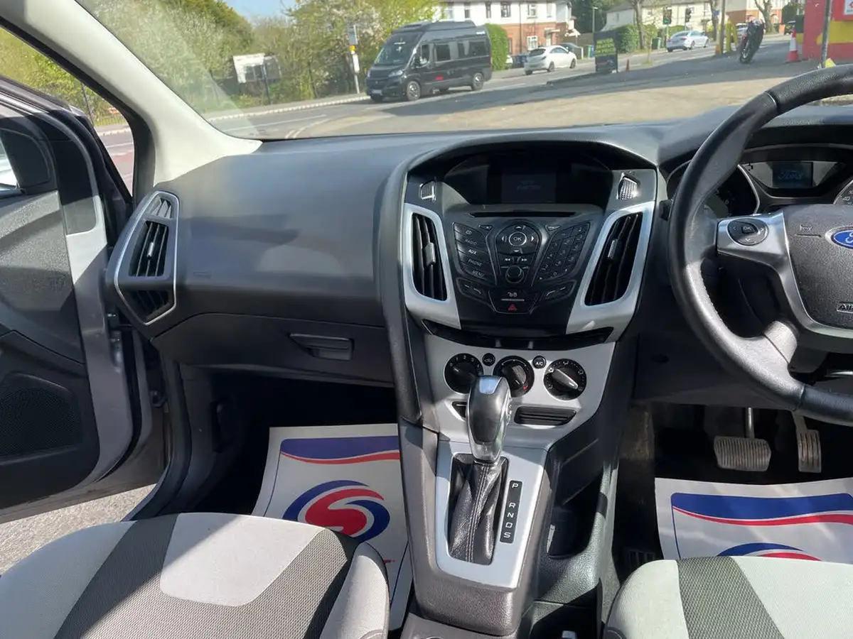 2012-ford-focus-16-zetec-ti-vct-125ps-estate-powershift-big-17