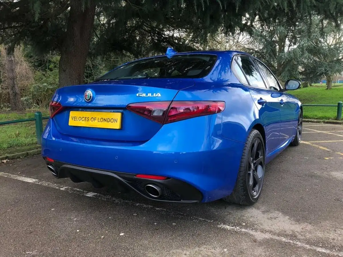 2018-alfa-romeo-giulia-20-veloce-big-20