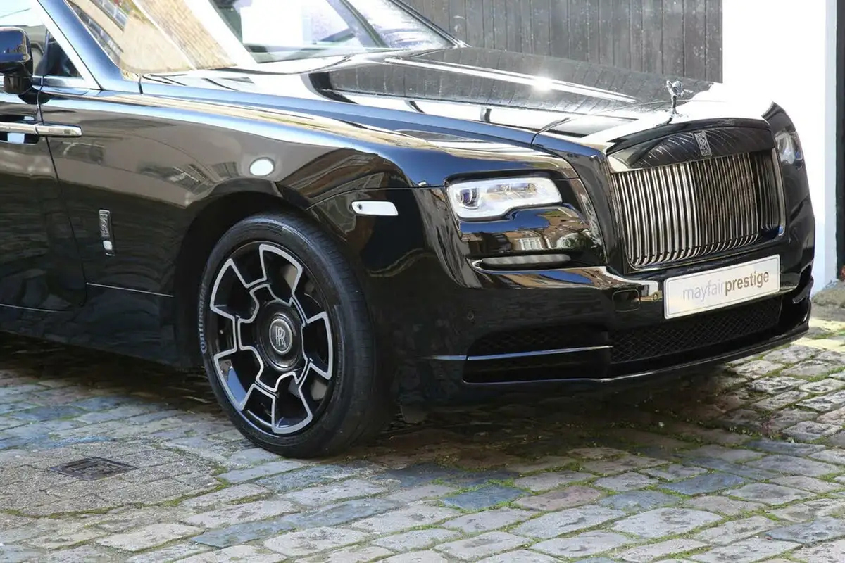 2017-rolls-royce-wraith-66-no-trim-big-3