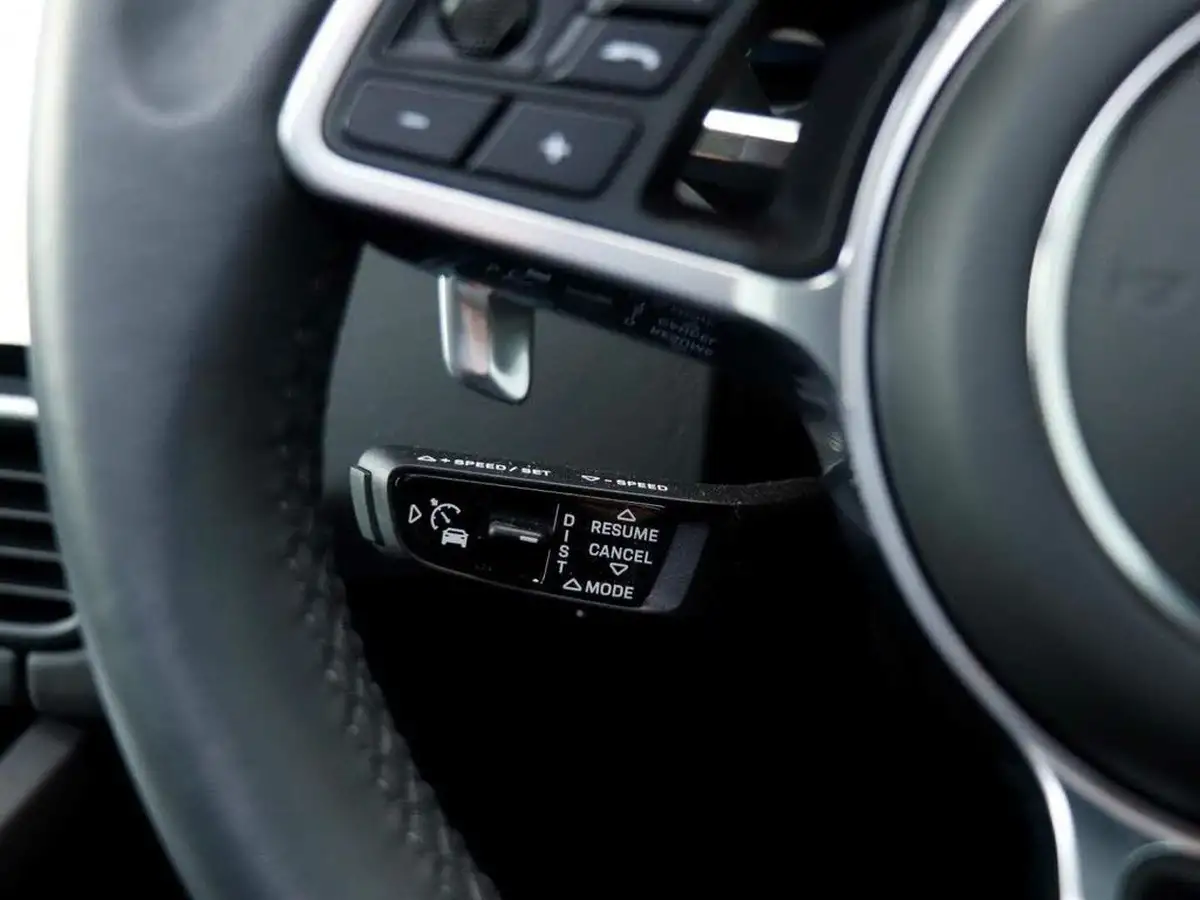 2019-porsche-cayenne-30-v6-e-hybrid-e-hybrid-station-wagon-big-19