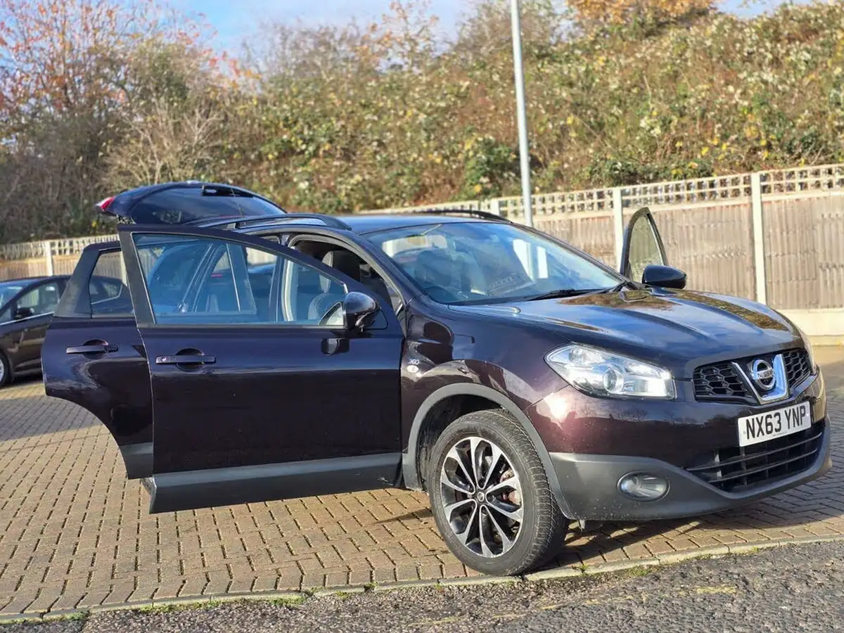 2013-nissan-qashqai2-20-360-4wd-cvt-big-20