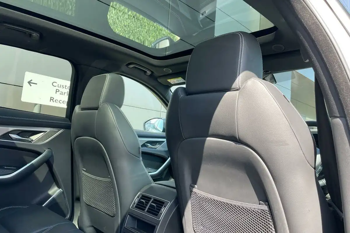 2023-jaguar-f-pace-20-d200-r-dynamic-se-black-big-30