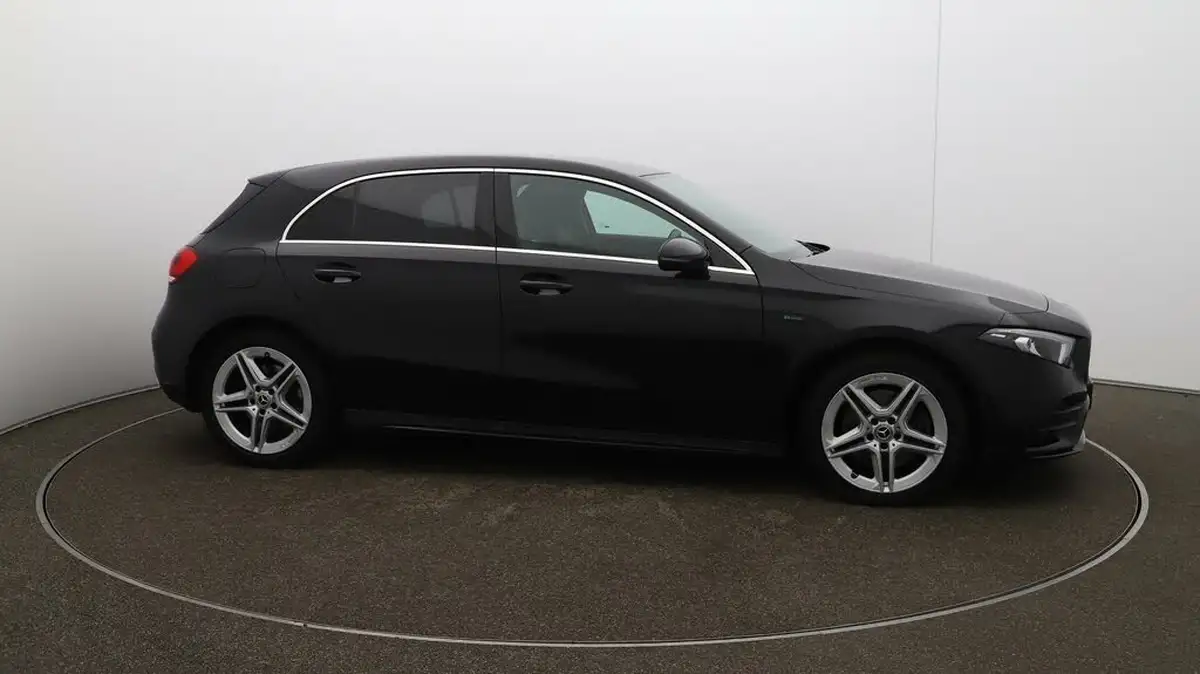 2021-mercedes-benz-a-class-13-a250e-amg-line-hatchback-5d-big-41