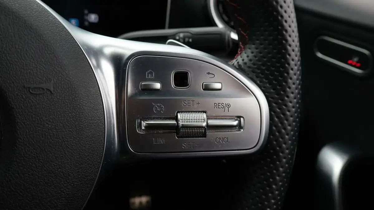 2020-mercedes-benz-a-class-13-a200-amg-line-executive-hatchback-5d-7g-dct-big-23