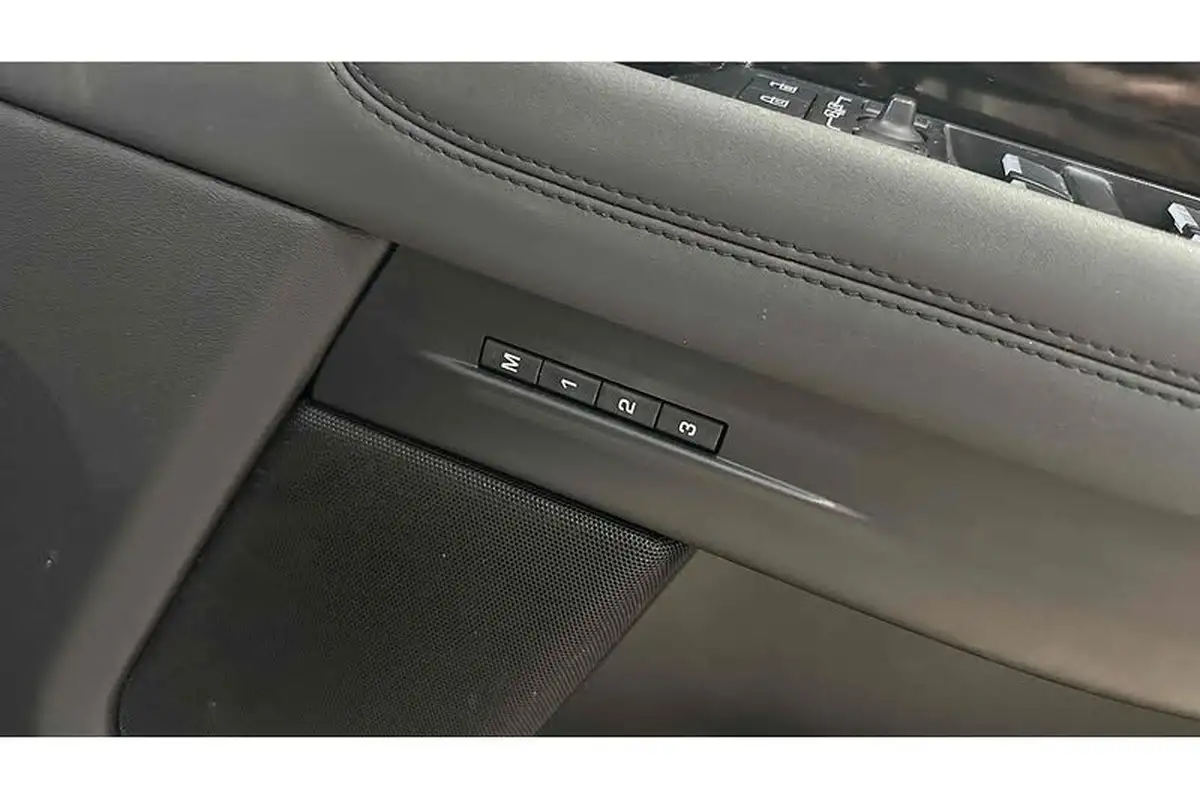 2022-land-rover-range-rover-evoque-20-d200-r-dynamic-se-big-31