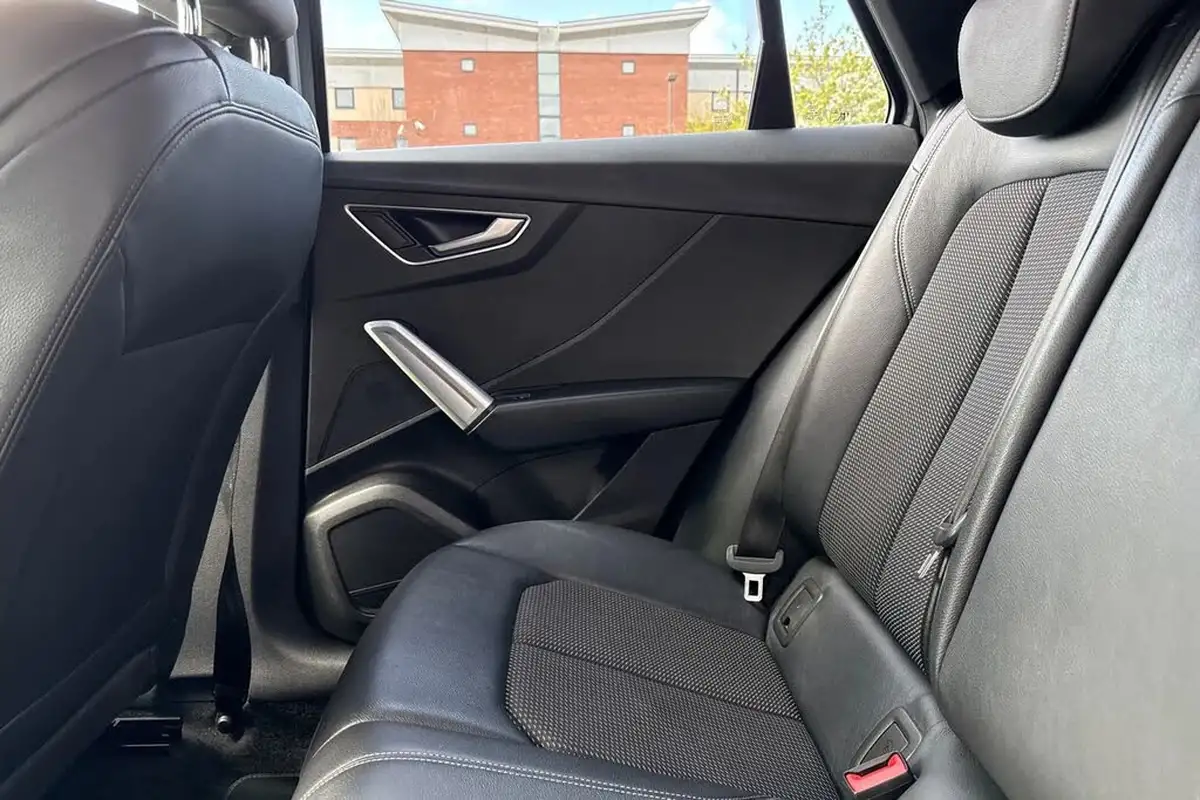 2018-audi-q2-14-tfsi-s-line-big-35
