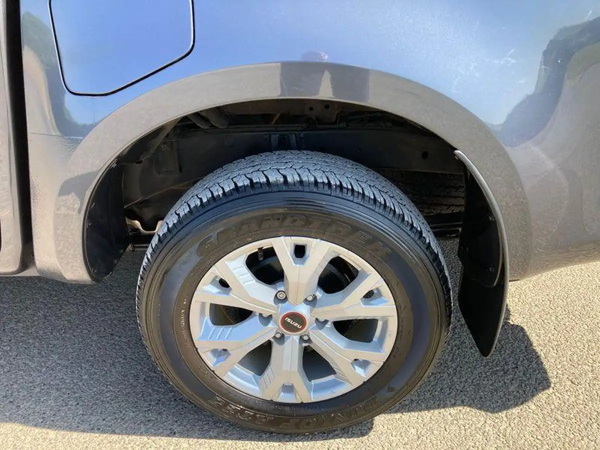 2024-isuzu-d-max-19td-dl20-double-auto-big-9