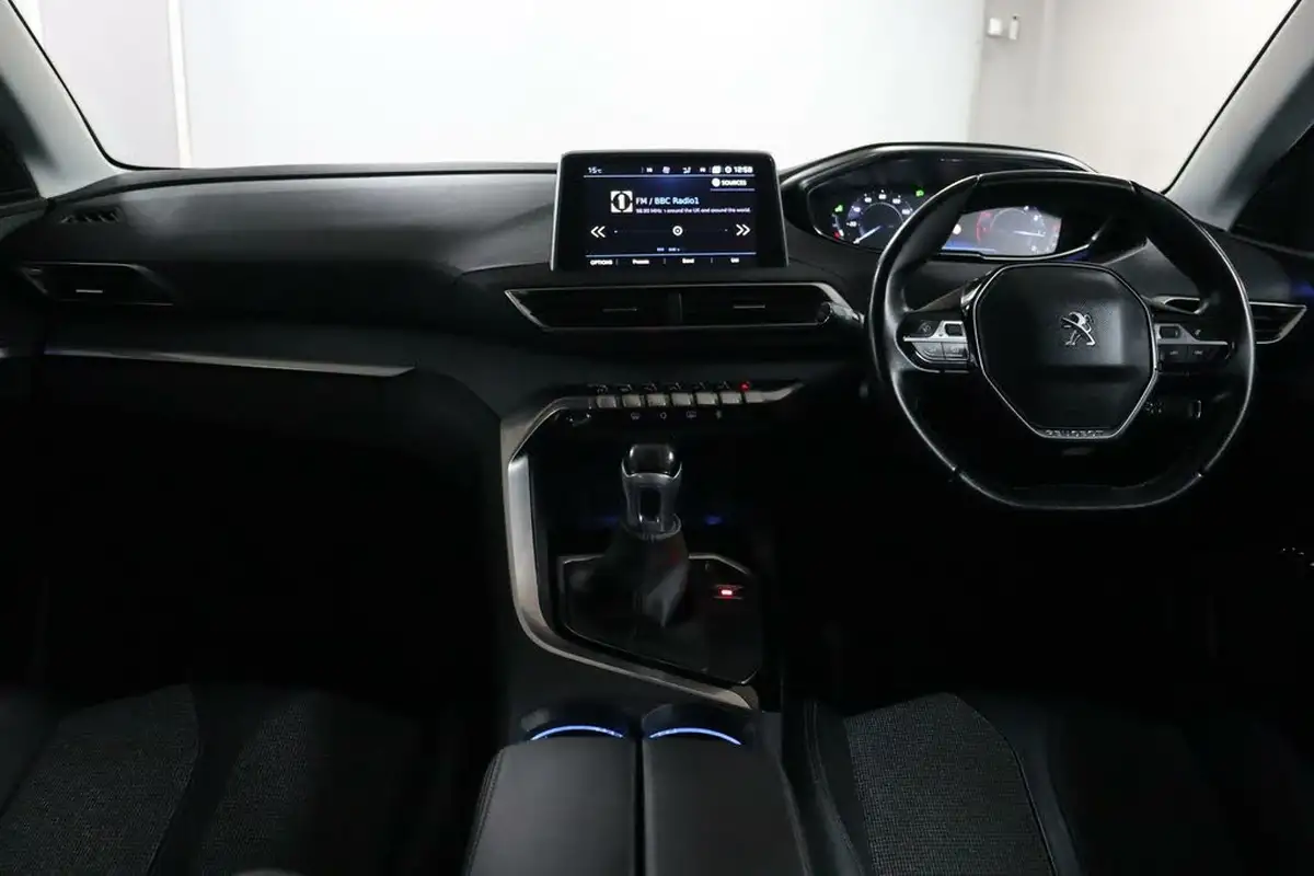 2019-peugeot-3008-suv-12-puretech-allure-big-36