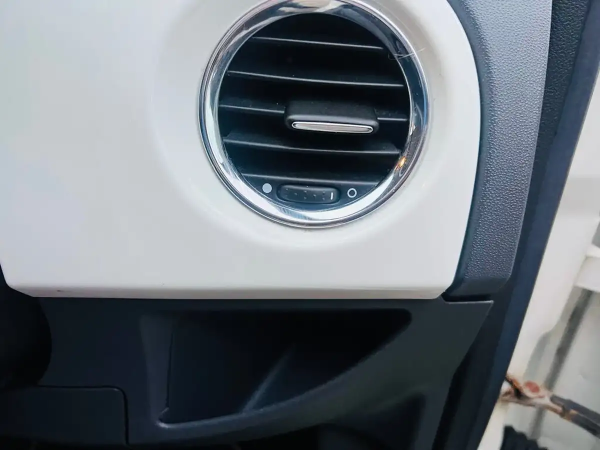 2011-fiat-500-12-pop-69bhp-big-32