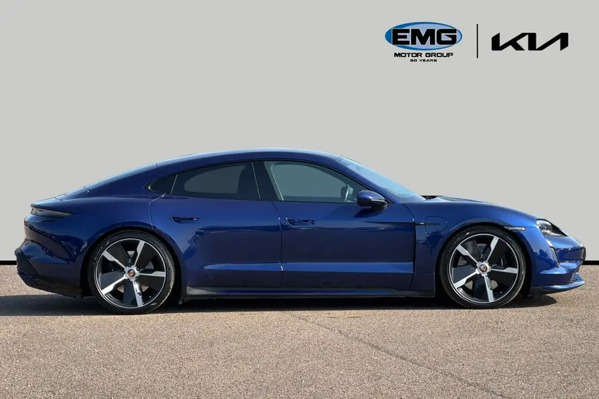 2020-porsche-taycan-e-turbo-big-2
