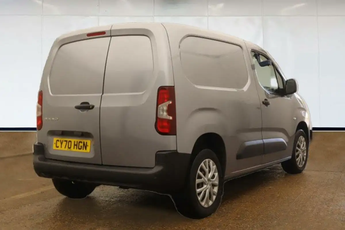 2021-citroen-berlingo-15bluehdi-1000-enterprise-130pseu6dt-e-ss-panel-eat8-big-2