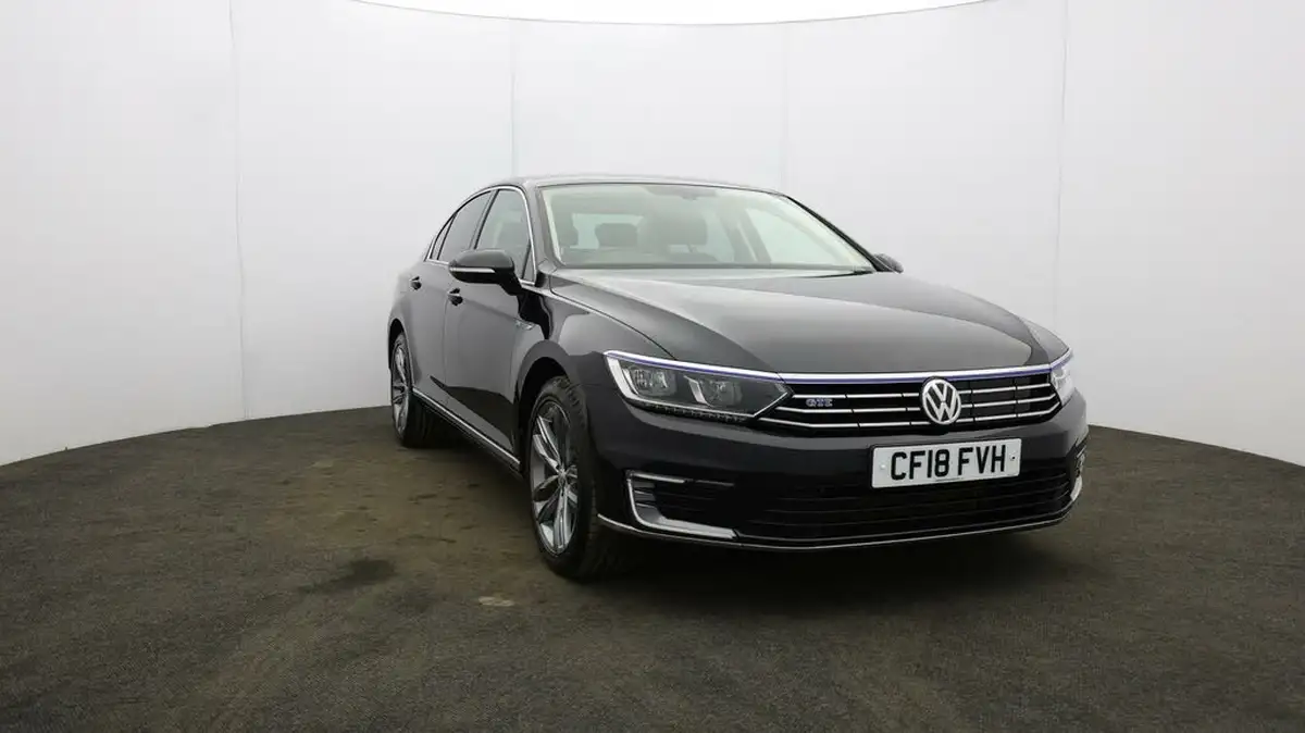 2018-volkswagen-passat-14-tsi-gte-saloon-4d-big-37