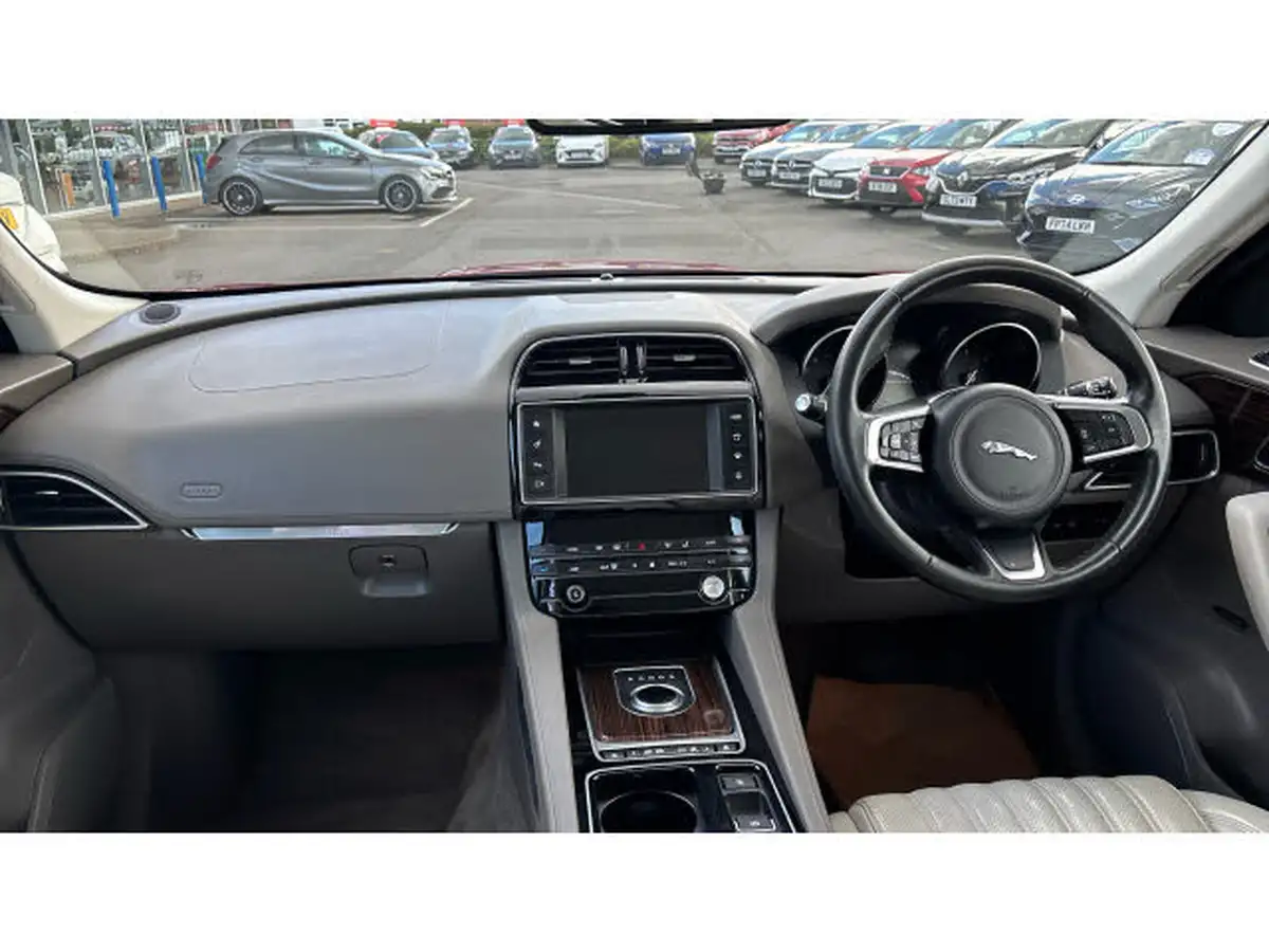 2017-jaguar-f-pace-20-i4d-portfolio-240ps-awd-ss-auto-big-9