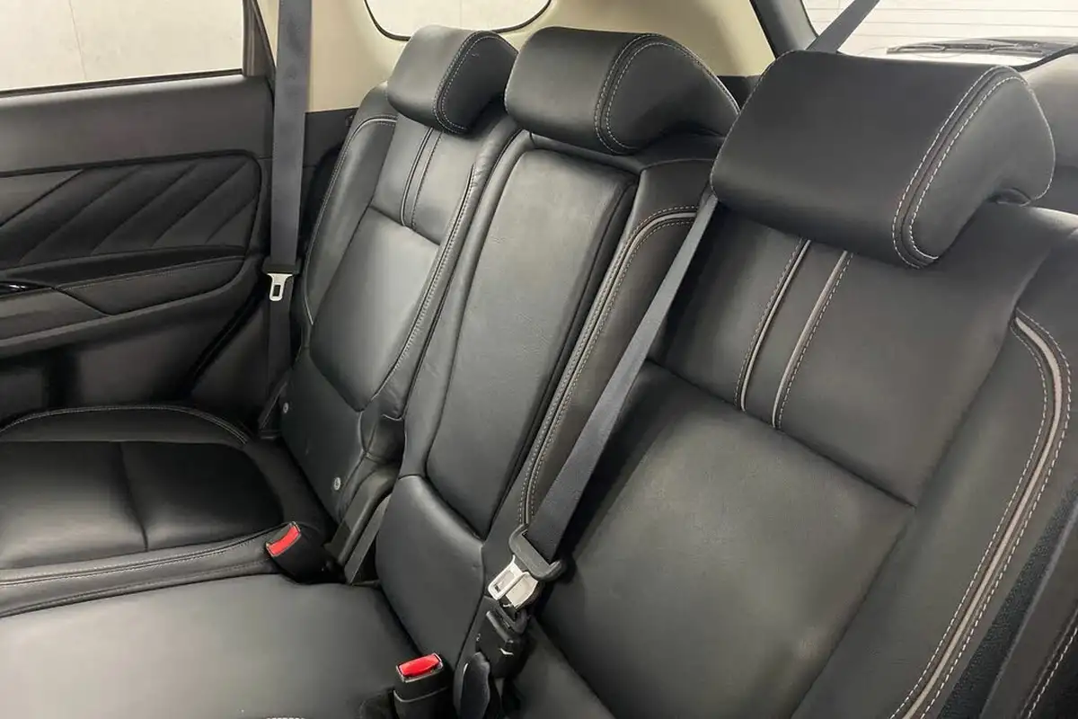2017-mitsubishi-outlander-20-4hs-phev-5st-big-12