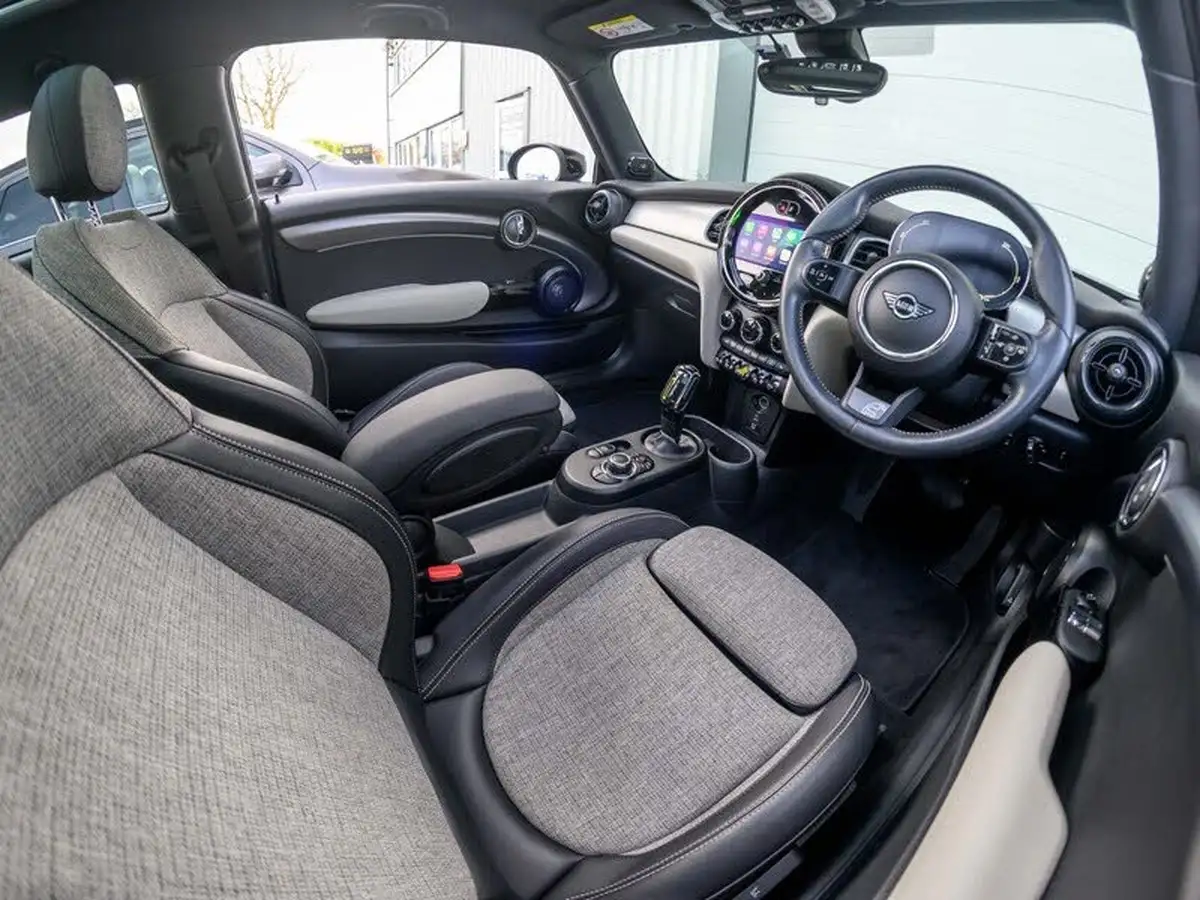 2021-mini-cooper-e-cooper-s-collection-edition-big-33