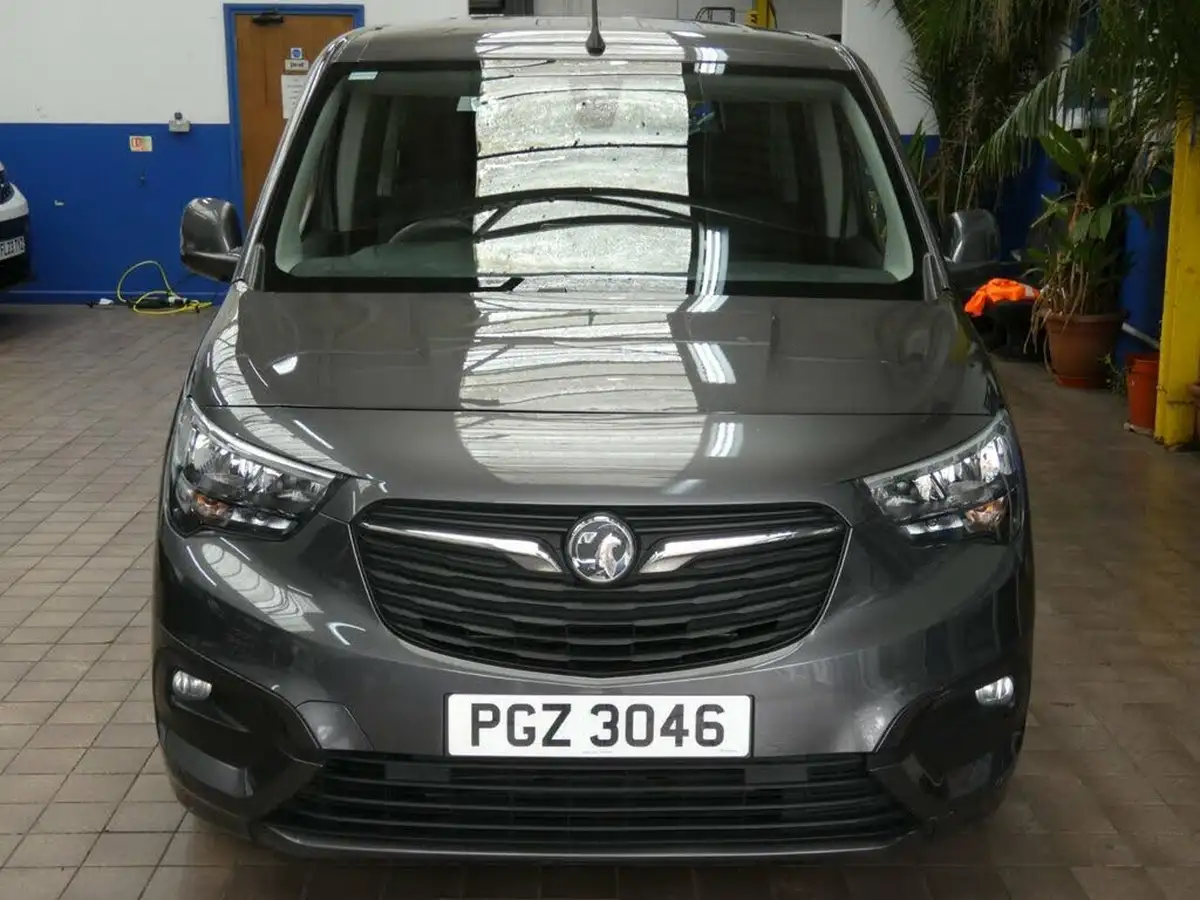 2019-vauxhall-combo-life-15-energy-xl-7st-big-1