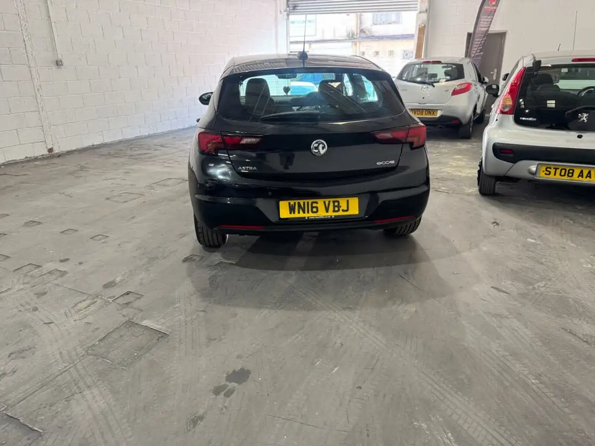 2016-vauxhall-astra-10i-turbo-sri-hatchback-big-15