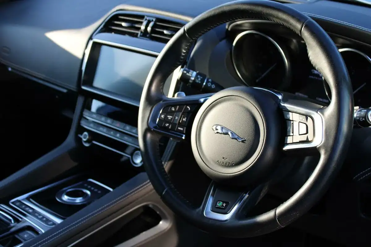 2019-jaguar-f-pace-20-i4d-r-sport-180ps-awd-ss-auto-big-24