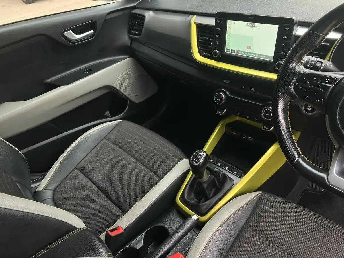 2018-kia-stonic-10-t-gdi-first-edition-big-16