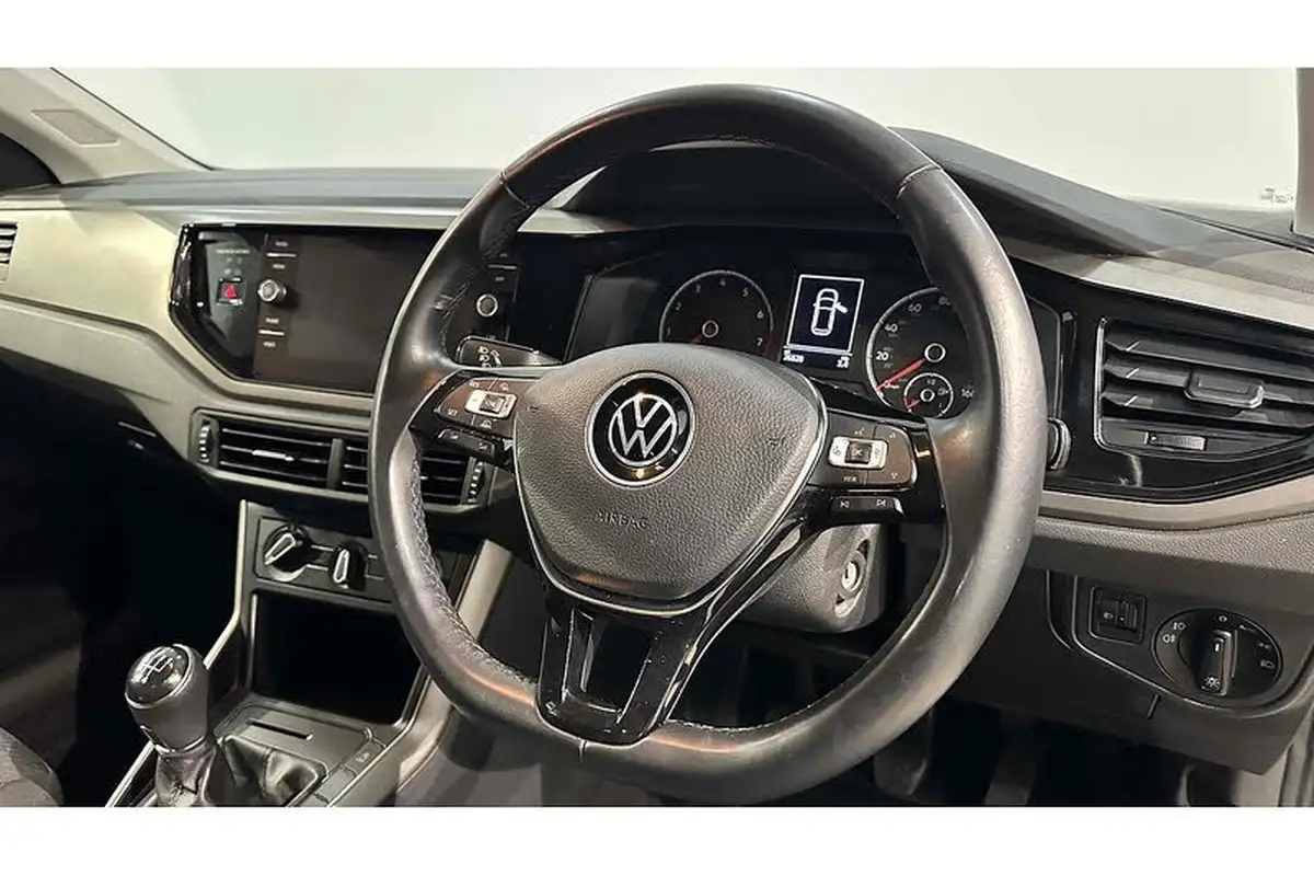 2021-volkswagen-polo-10-tsi-match-big-22