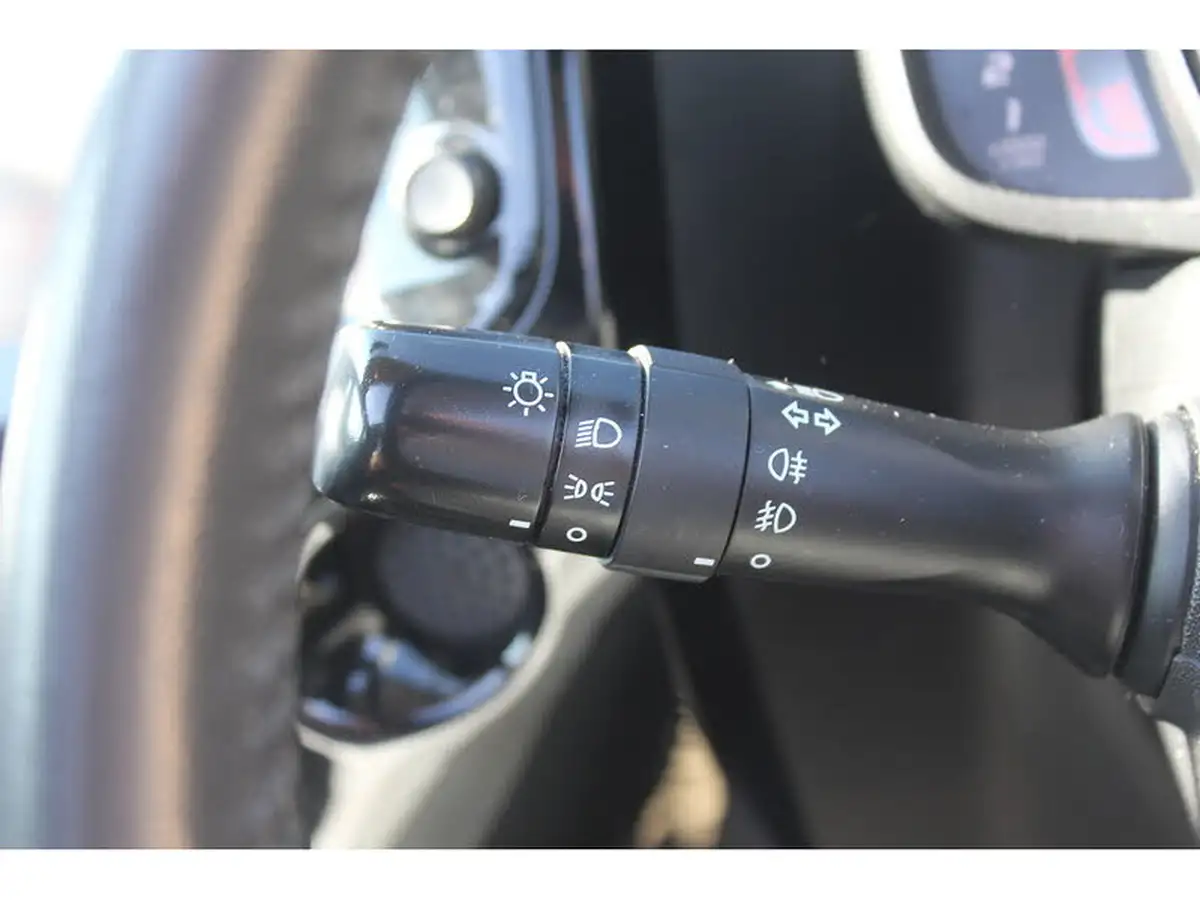2015-toyota-aygo-10-x-pression-x-wave-x-tra-convenience-x-nav-big-18