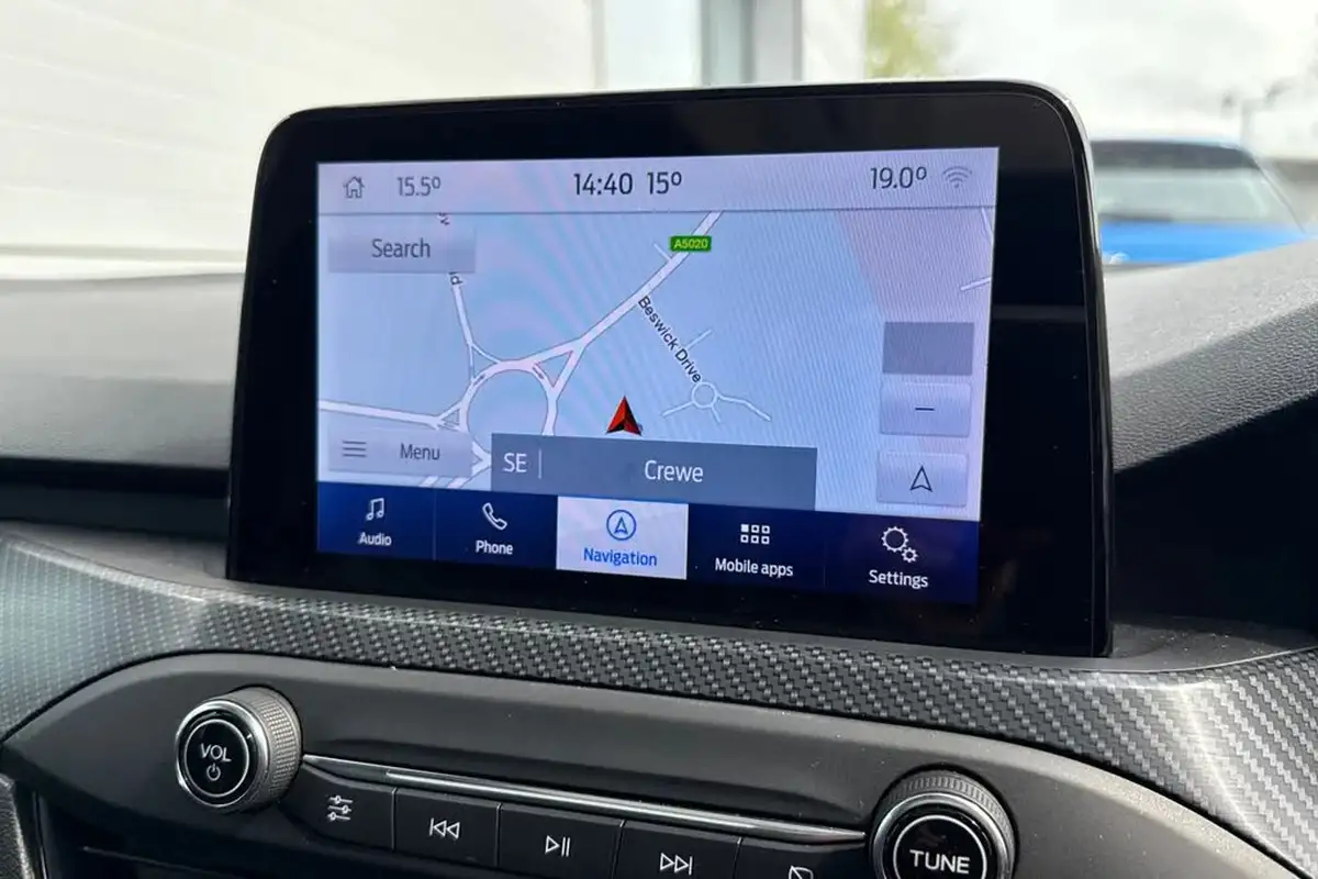 2019-ford-focus-20-st-line-x-estate-auto-big-16