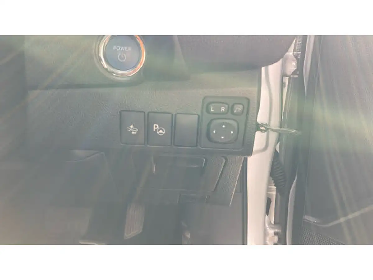 2018-toyota-auris-18-vvt-i-hsd-excel-hatchback-big-32