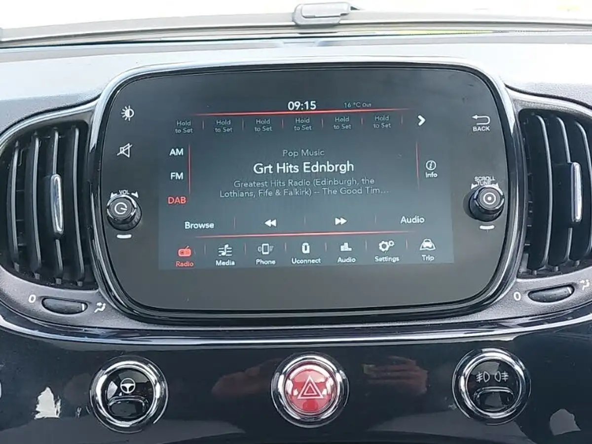2021-fiat-500-10-dolcevita-big-10