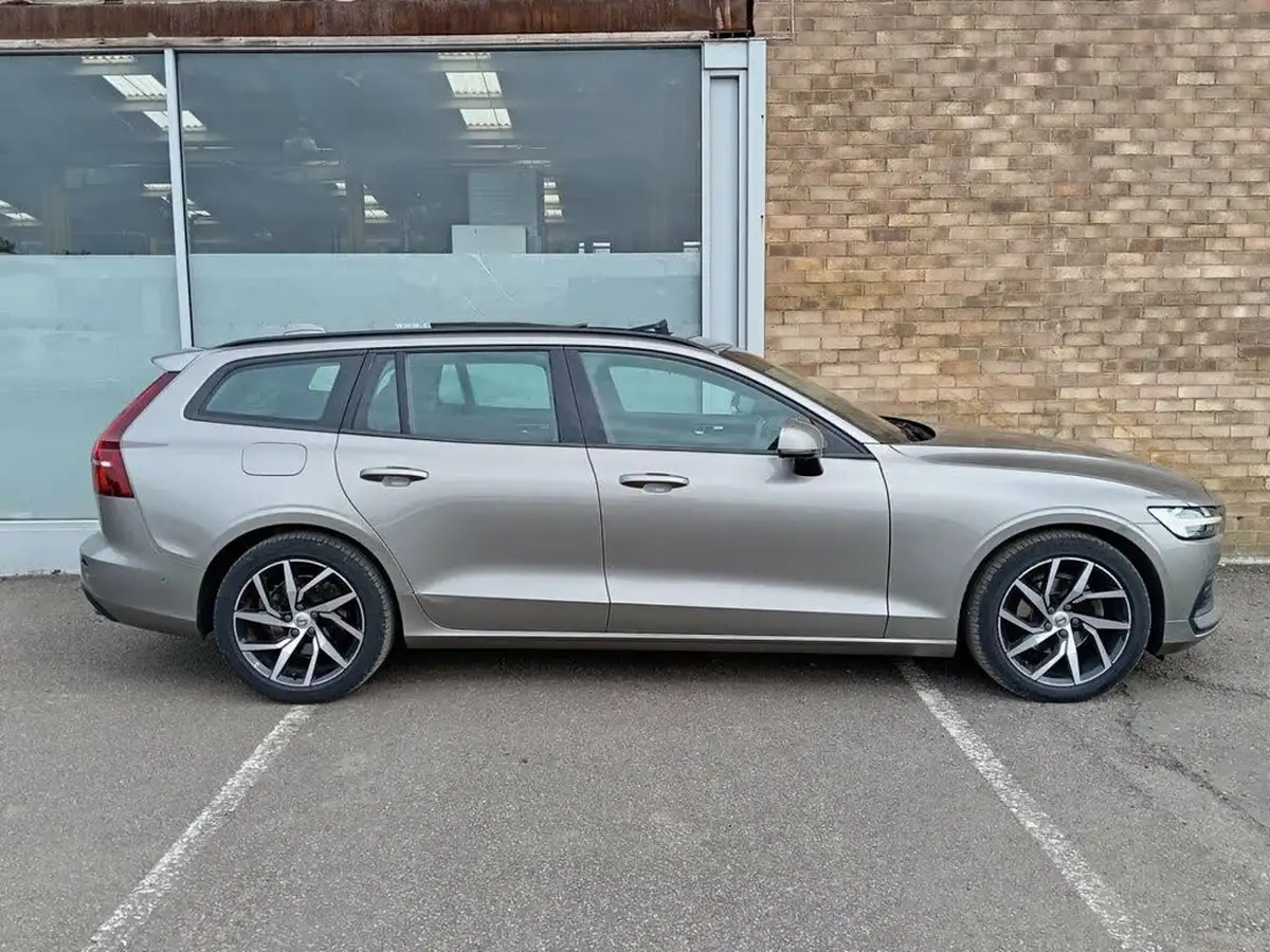 2019-volvo-v60-20td-d3-momentum-plus-geartronic-big-3