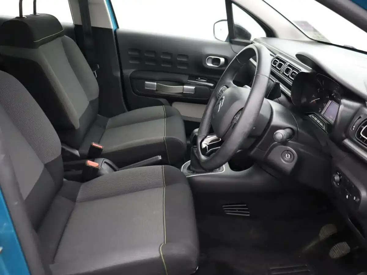 2020-citroen-c3-12-puretech-flair-83ps-big-12