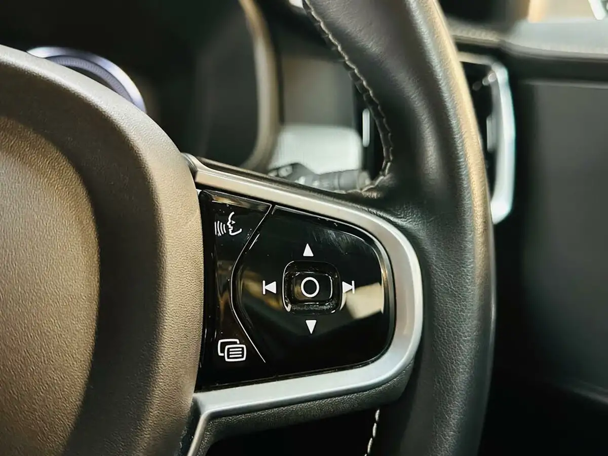 2021-volvo-v90-20-t6-r-design-340bhp-big-40