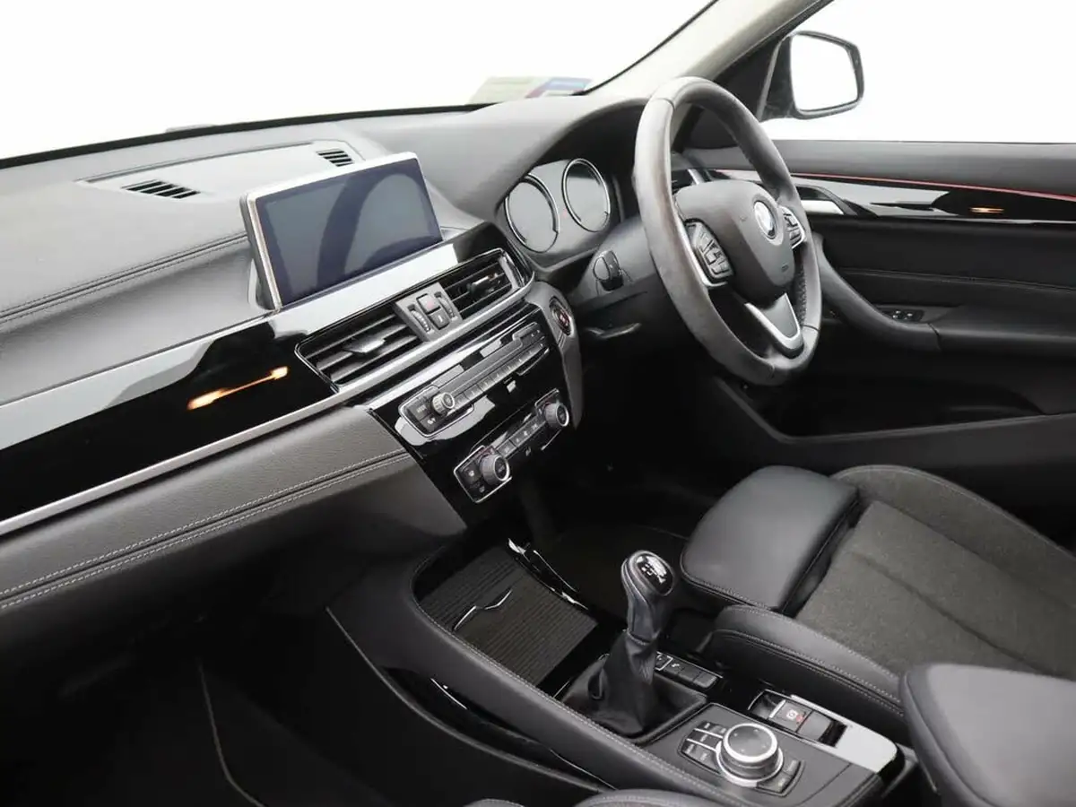 2021-bmw-x1-15-sdrive18i-sport-big-9